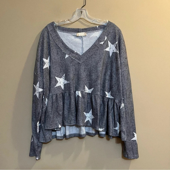 Altar'd State Tops - NWT Altar'd State Womens Gray Long Sleeve Shirt White Stars Ruffled Hem Top Sz M